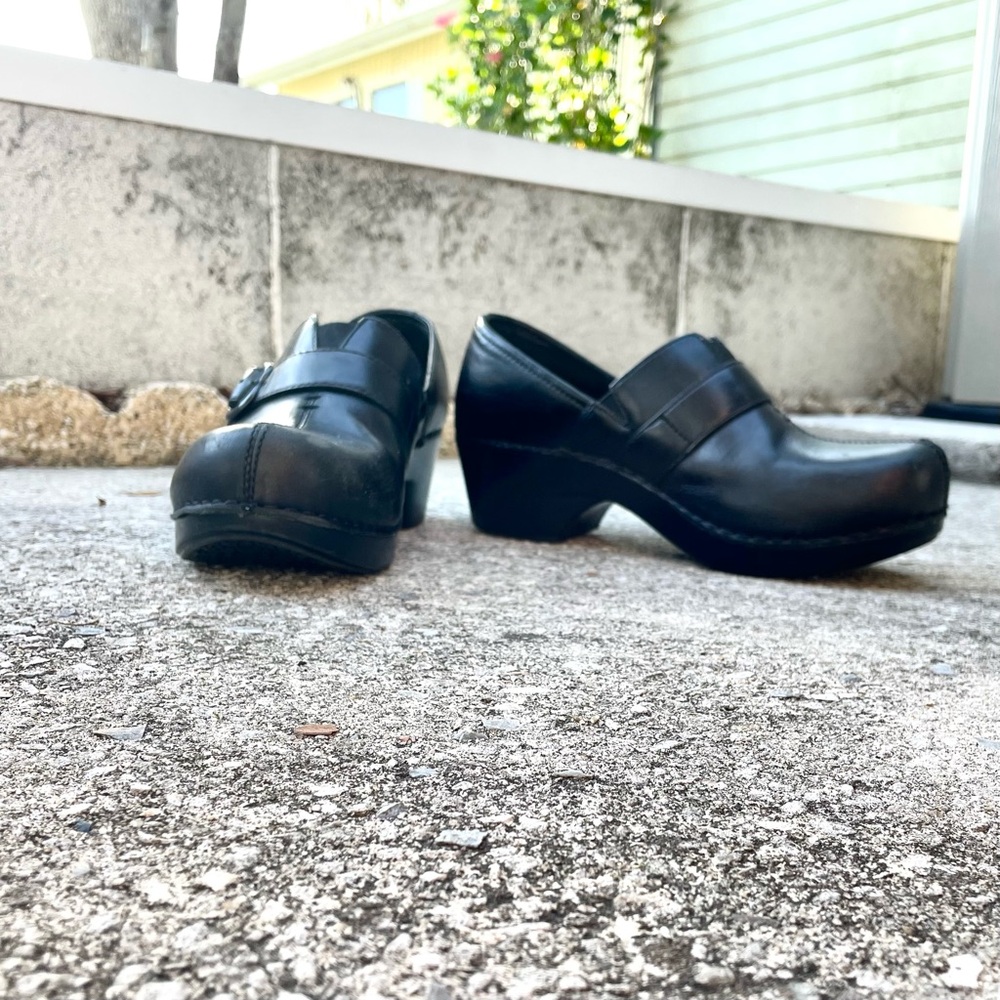 Dansko Tamara Professional Work Clogs - Black - Buckle - Comfort- Women’s 6.5/37 - Picture 2 of 8